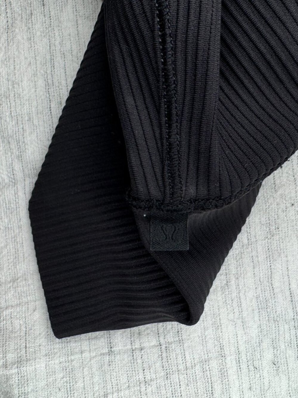 Power Pivot Ribbed Tank Top - Picture 3 of 3